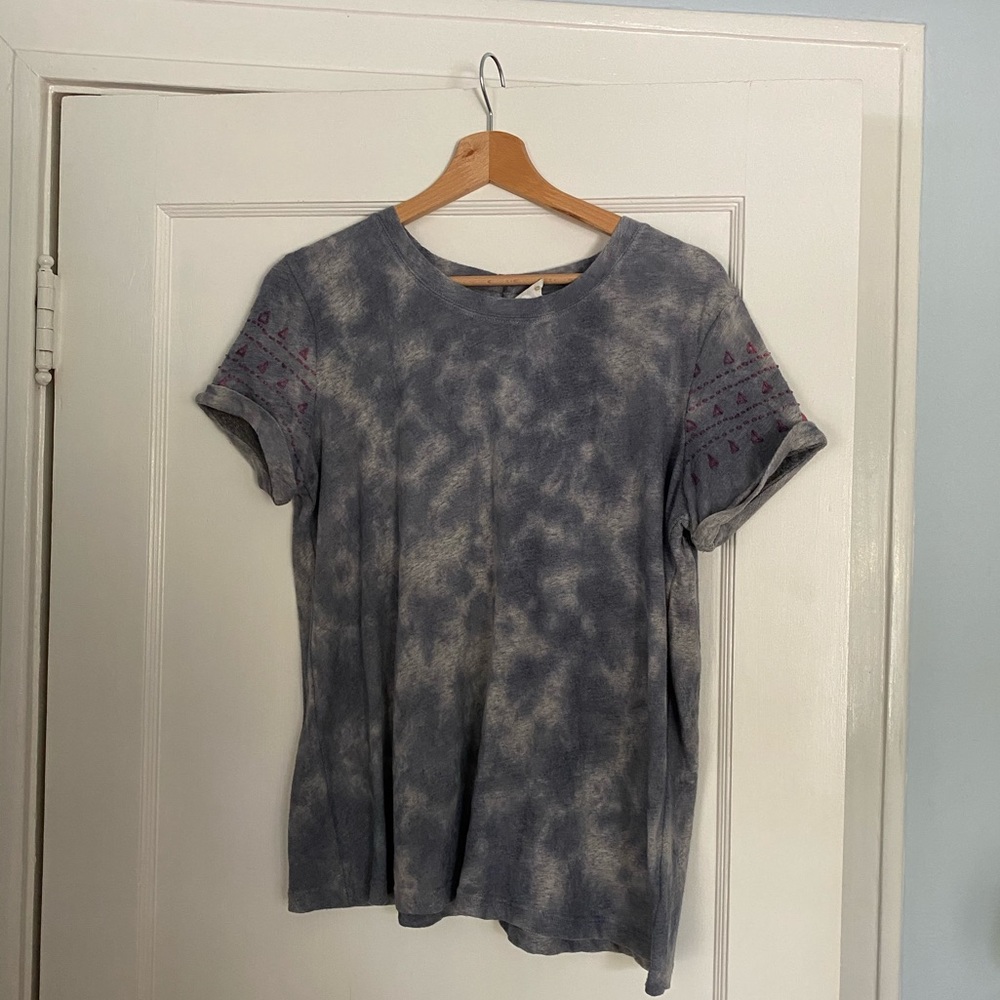 Anthropologie Embroidered sleeve Toe-Dye top